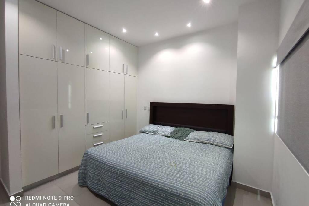Condominio Torre Eme Frente Al Malecon Vista A La Ciudad Con Alberca Y Algo Al Mar Gimnacio 마사틀란 외부 사진
