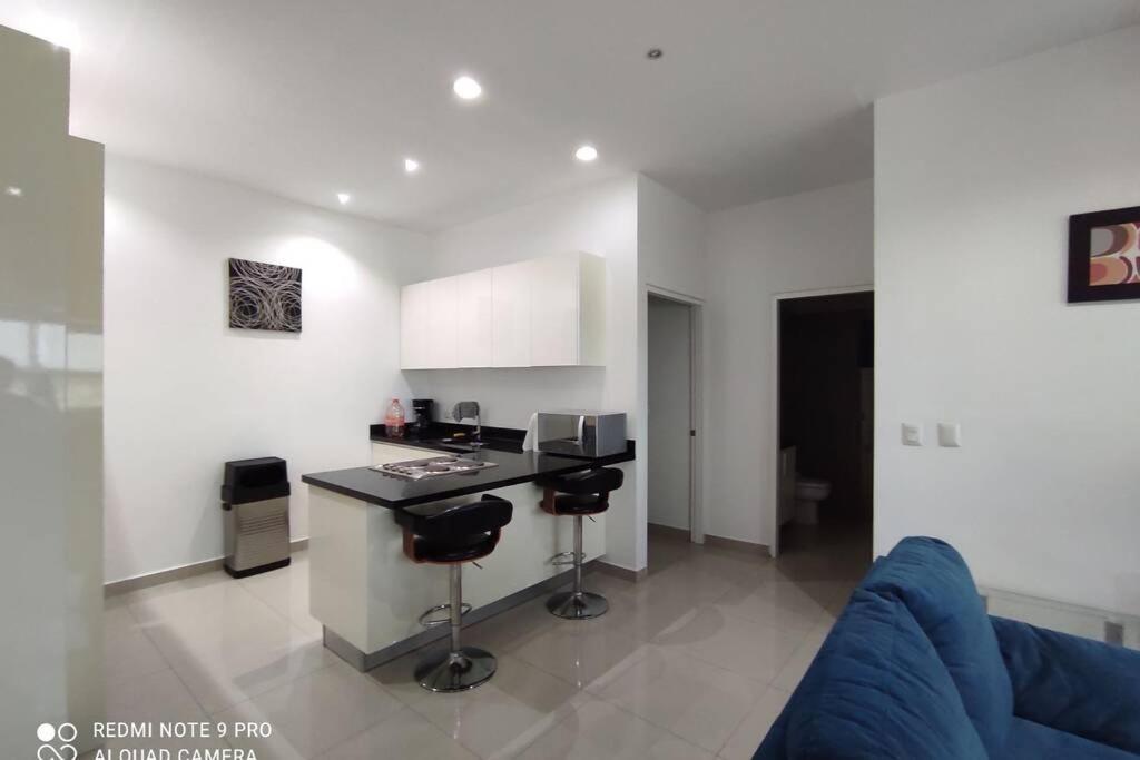 Condominio Torre Eme Frente Al Malecon Vista A La Ciudad Con Alberca Y Algo Al Mar Gimnacio 마사틀란 외부 사진